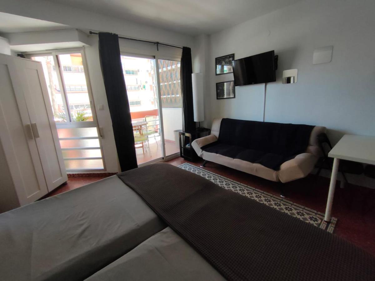 Flat2 Studio 150M From The Beach With Pool Torre Del Mar Exterior photo